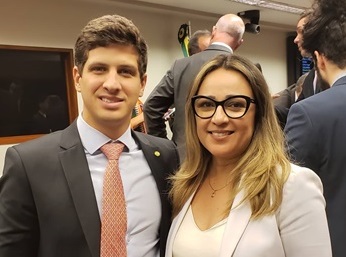 A deputada federal Rejane Dias com seu colega João Câmara
